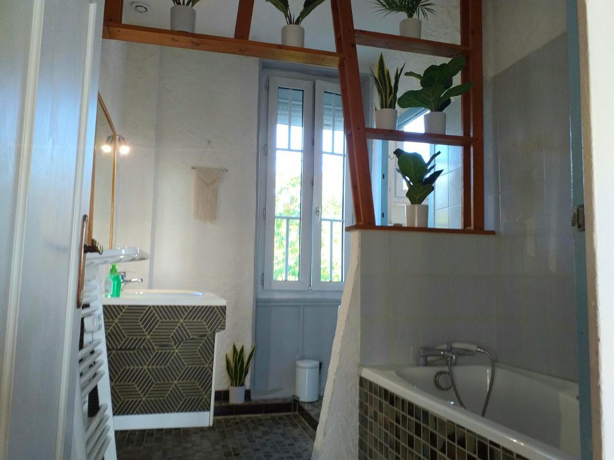La Tour De Beurre- Appartement Lumineux Et Spacieux ブールジュ エクステリア 写真