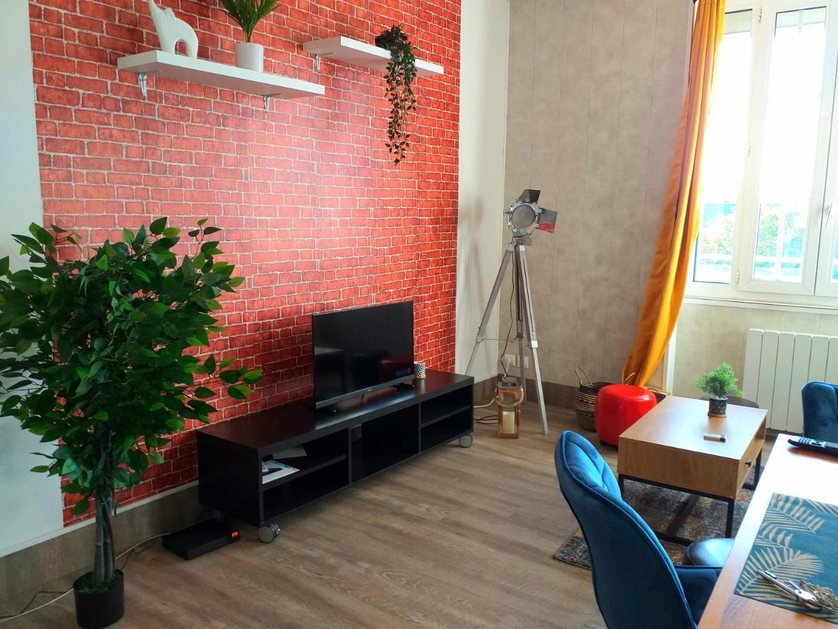 La Tour De Beurre- Appartement Lumineux Et Spacieux ブールジュ エクステリア 写真